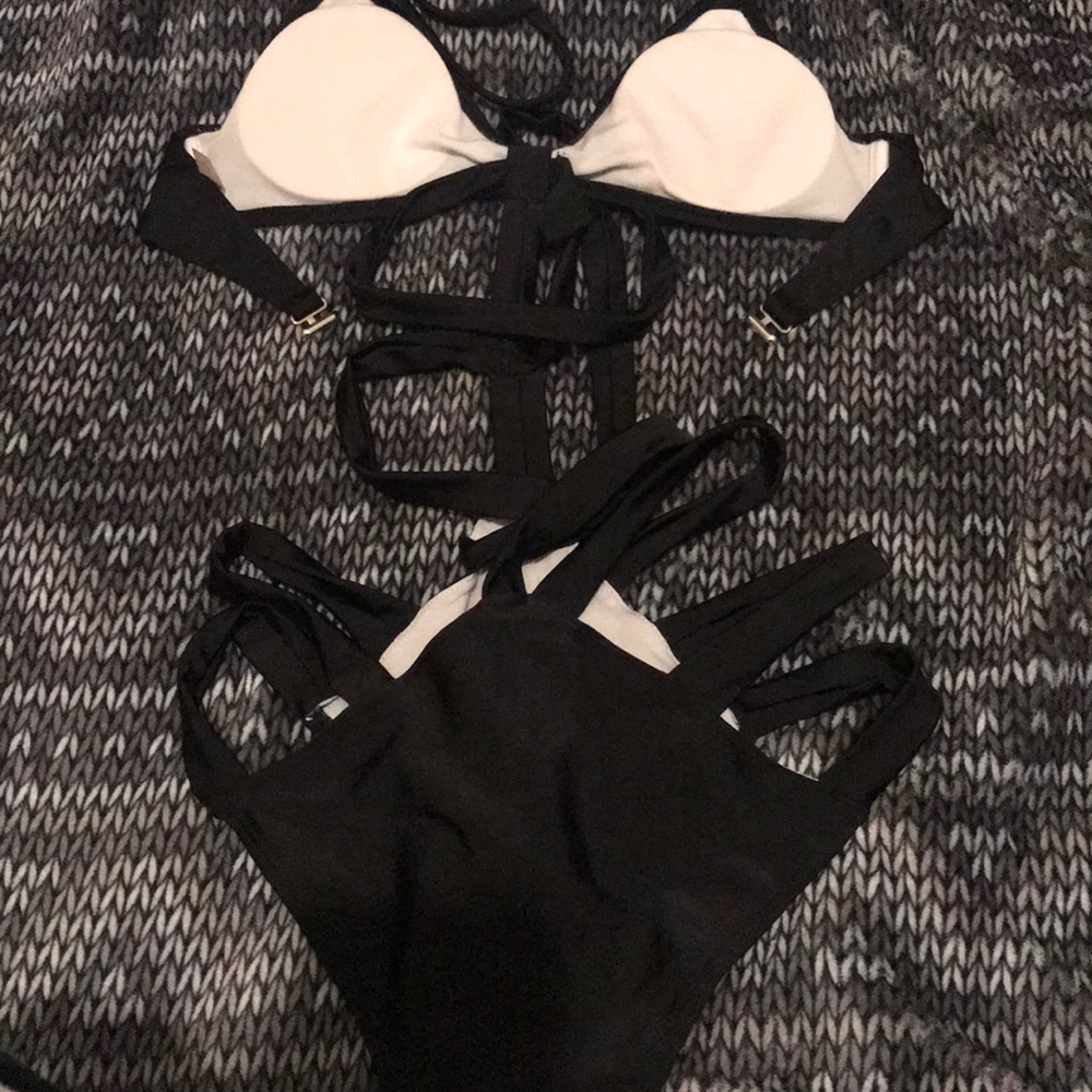 Bathing suit sold - Picture 5 of 5